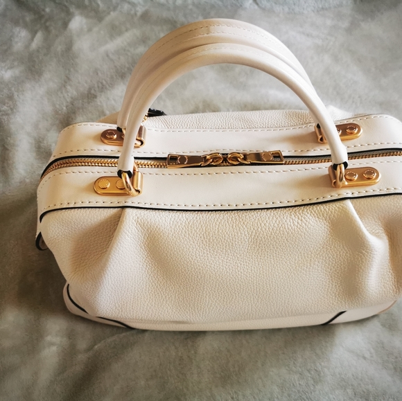 Coach Lane Satchel - Picture 3 of 13